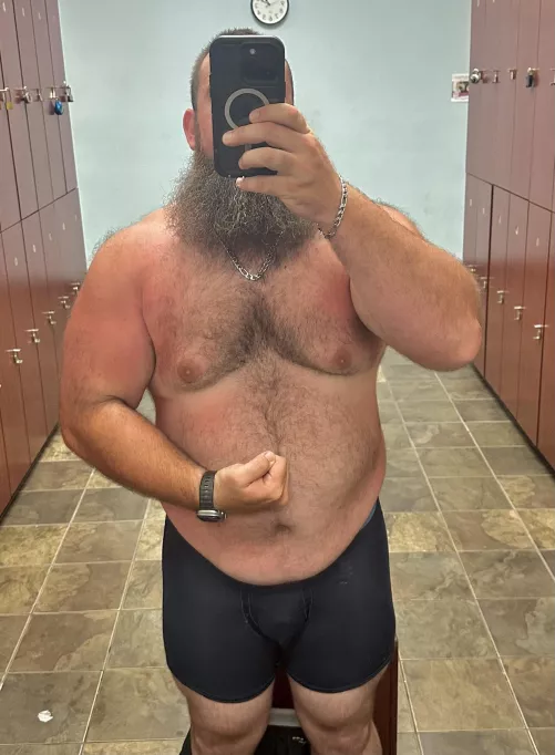 Busy couple days of beer and sun but it’s raining today so back in the gym 💪🏼 Happy Memorial Day everyone