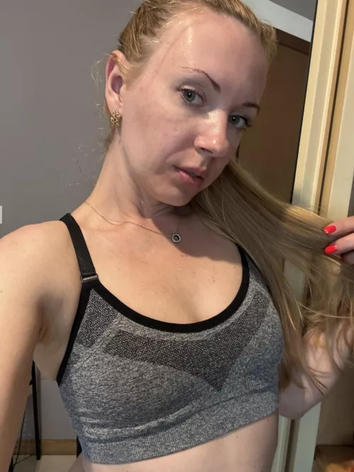 Daddy, would you peek if while I changed into my gym outfit?