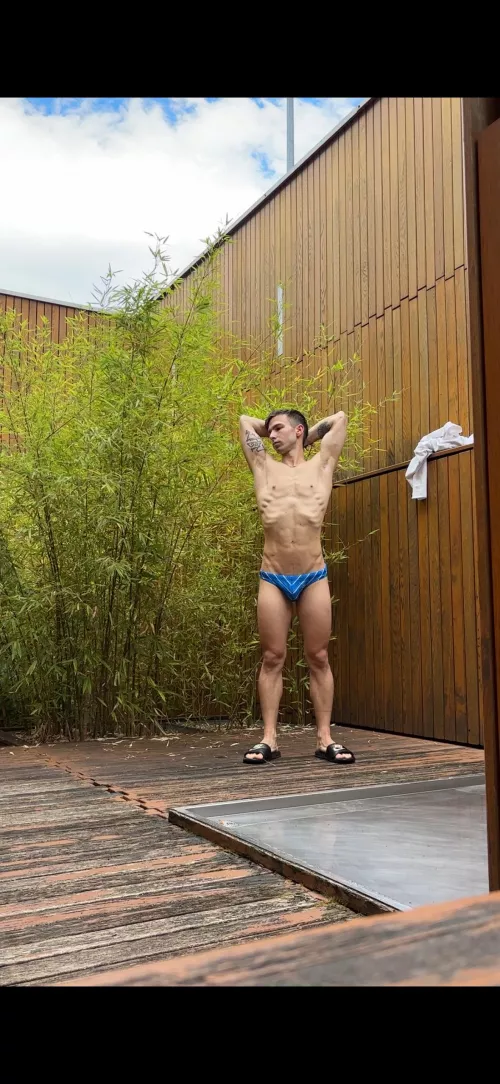 Do you like swimmers body?😋