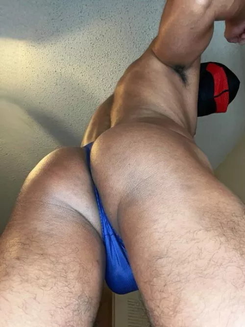 Do you think blue looks good on me?