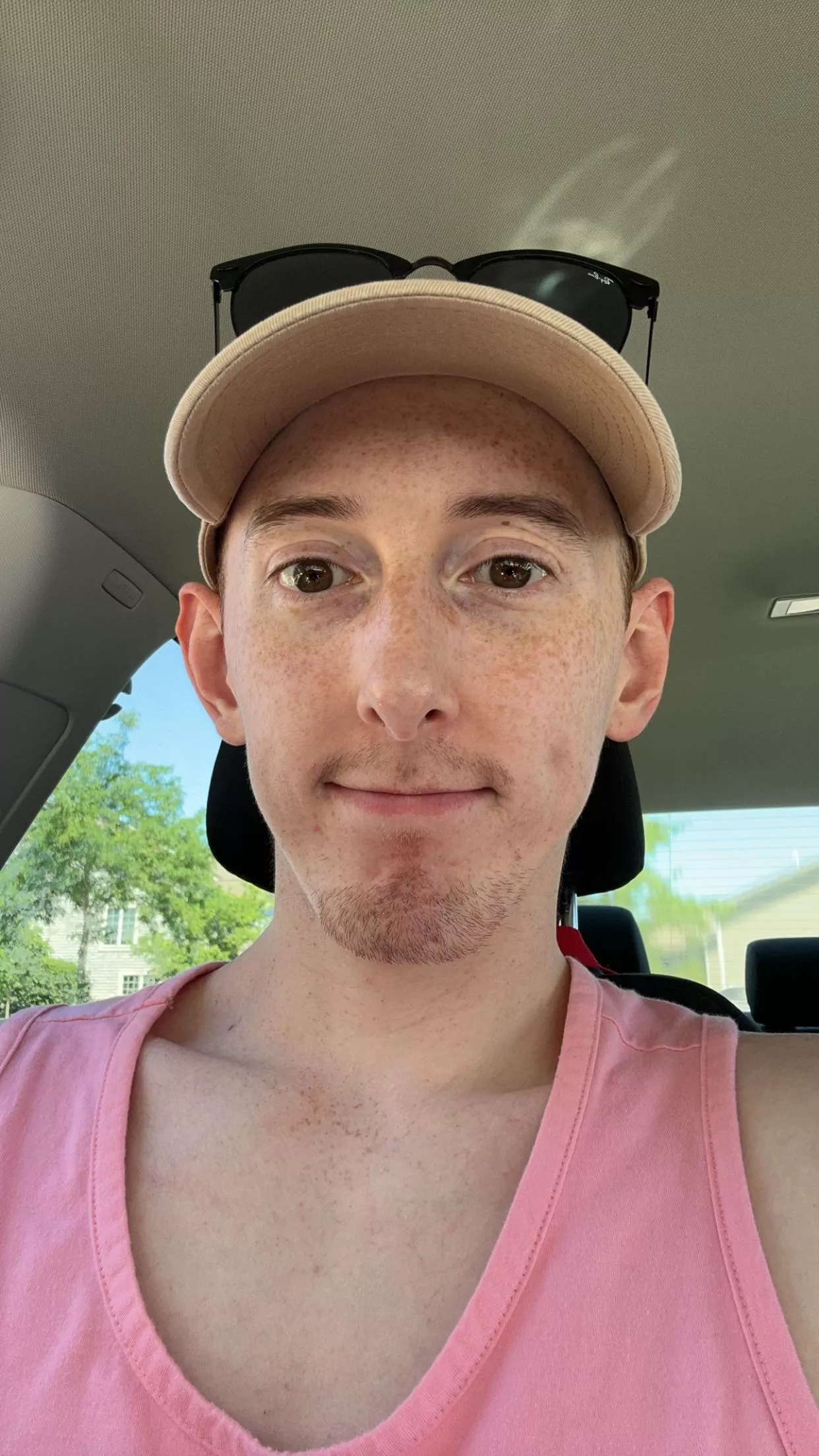 First time wearing a tank top. Weirdly made me feel a little sexy 🤭