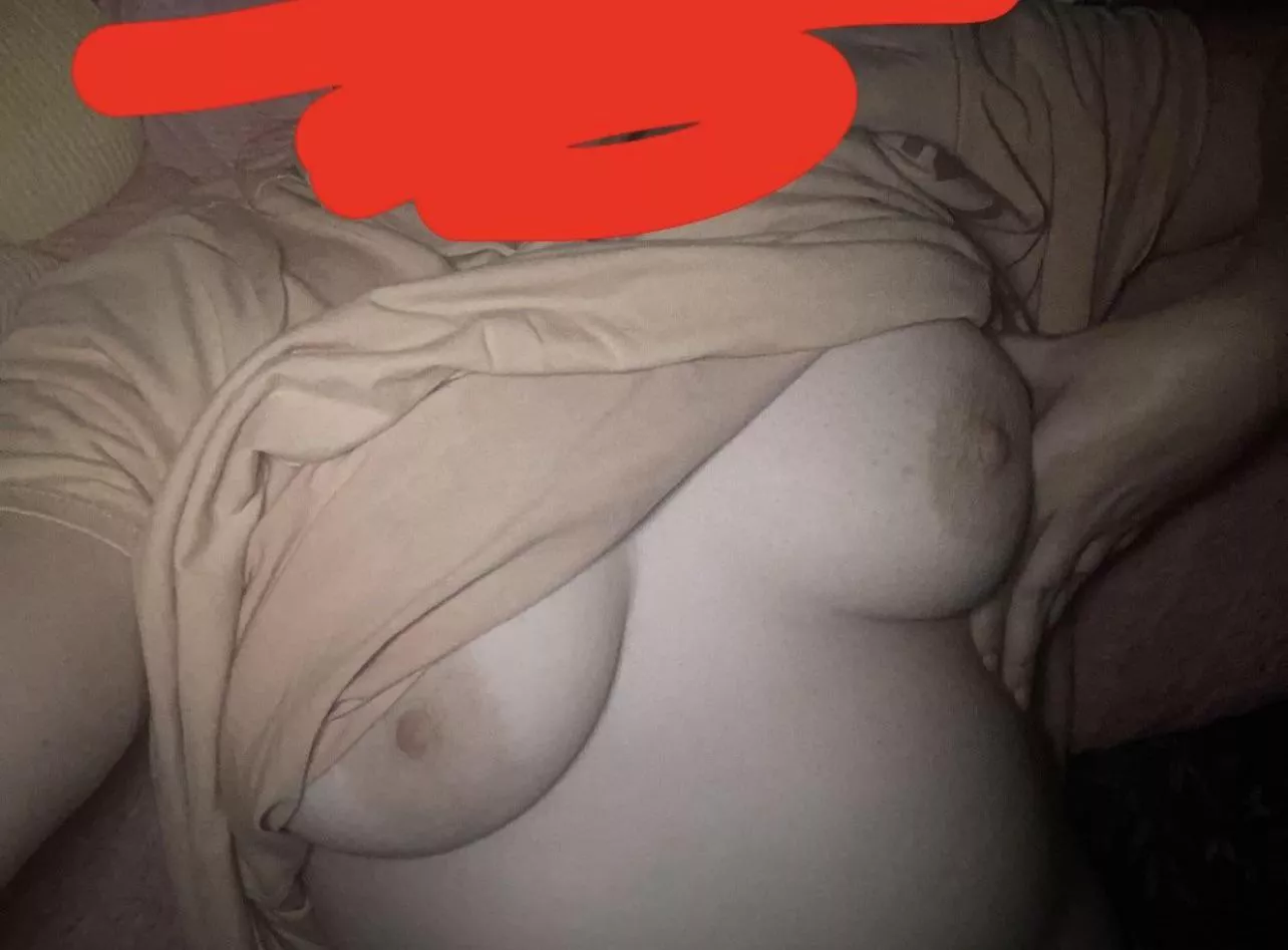 High and horny I need another women right now 😩🦋