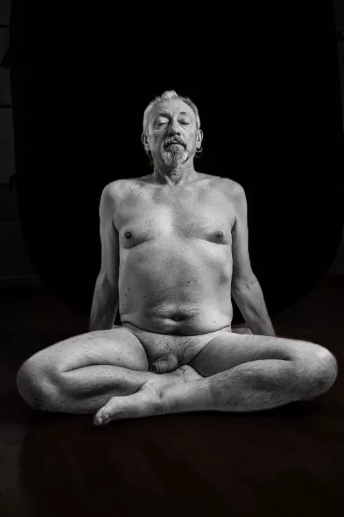 Levitation (male seated)