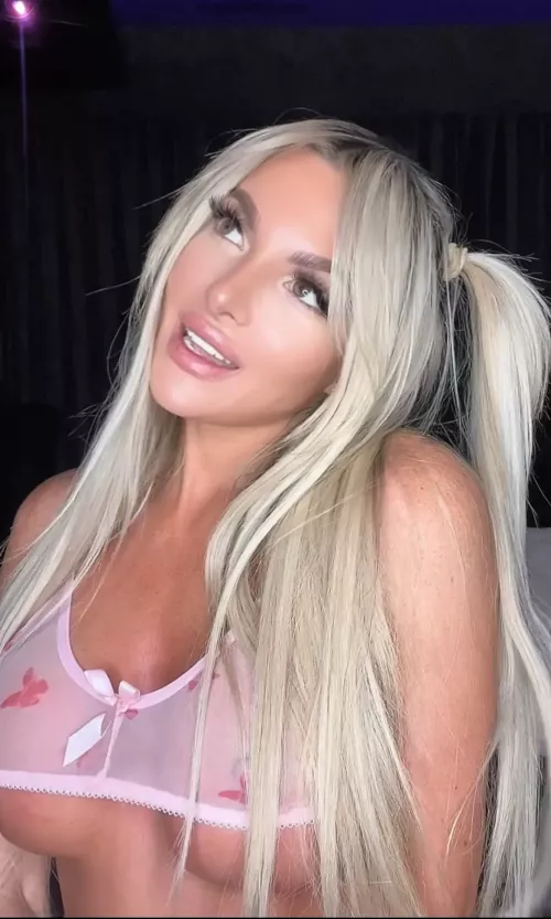 My sexy small body is ready to play