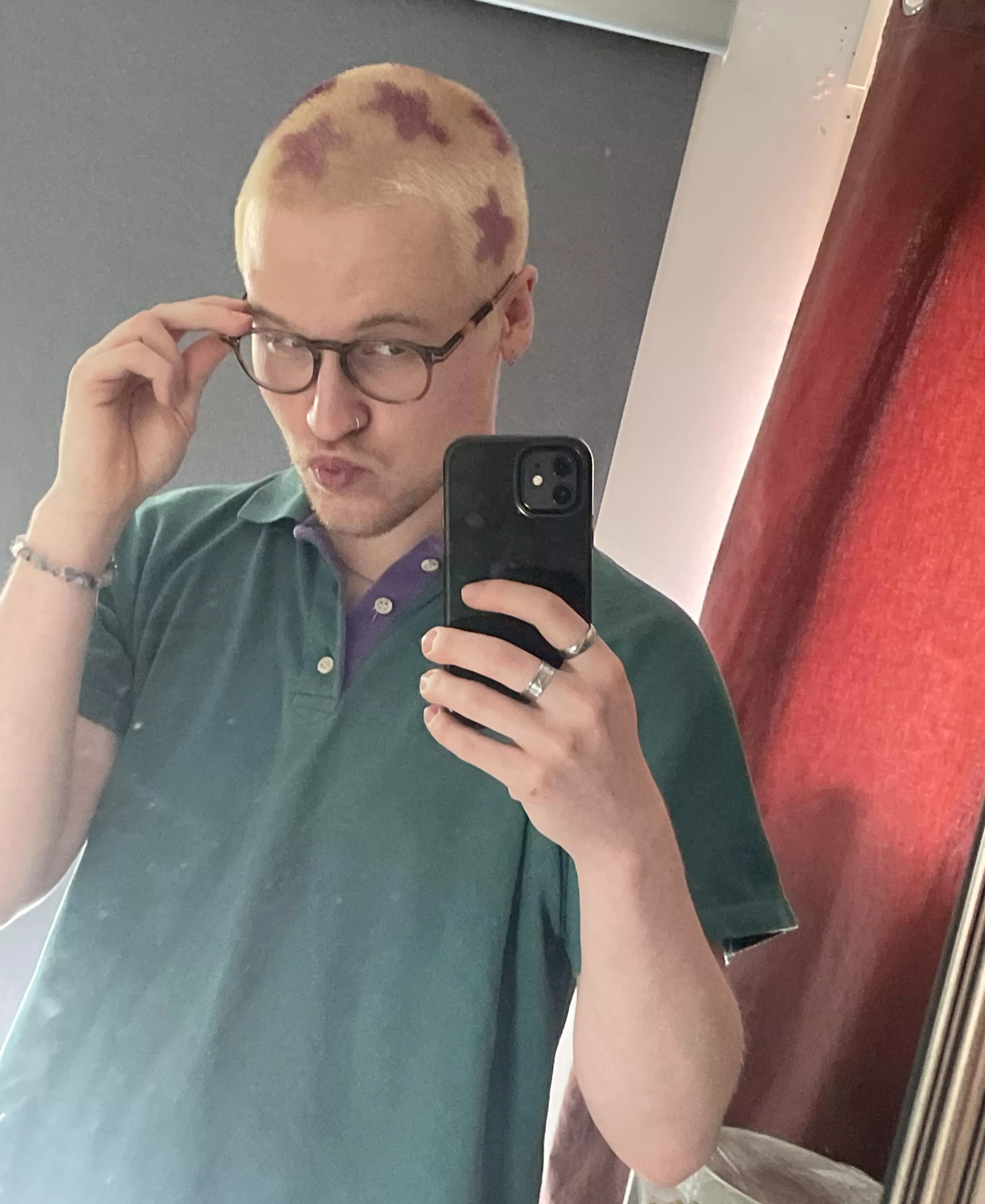 Need some queer buddies! Im up for gaming, PS5 or PC, or just chatting:D