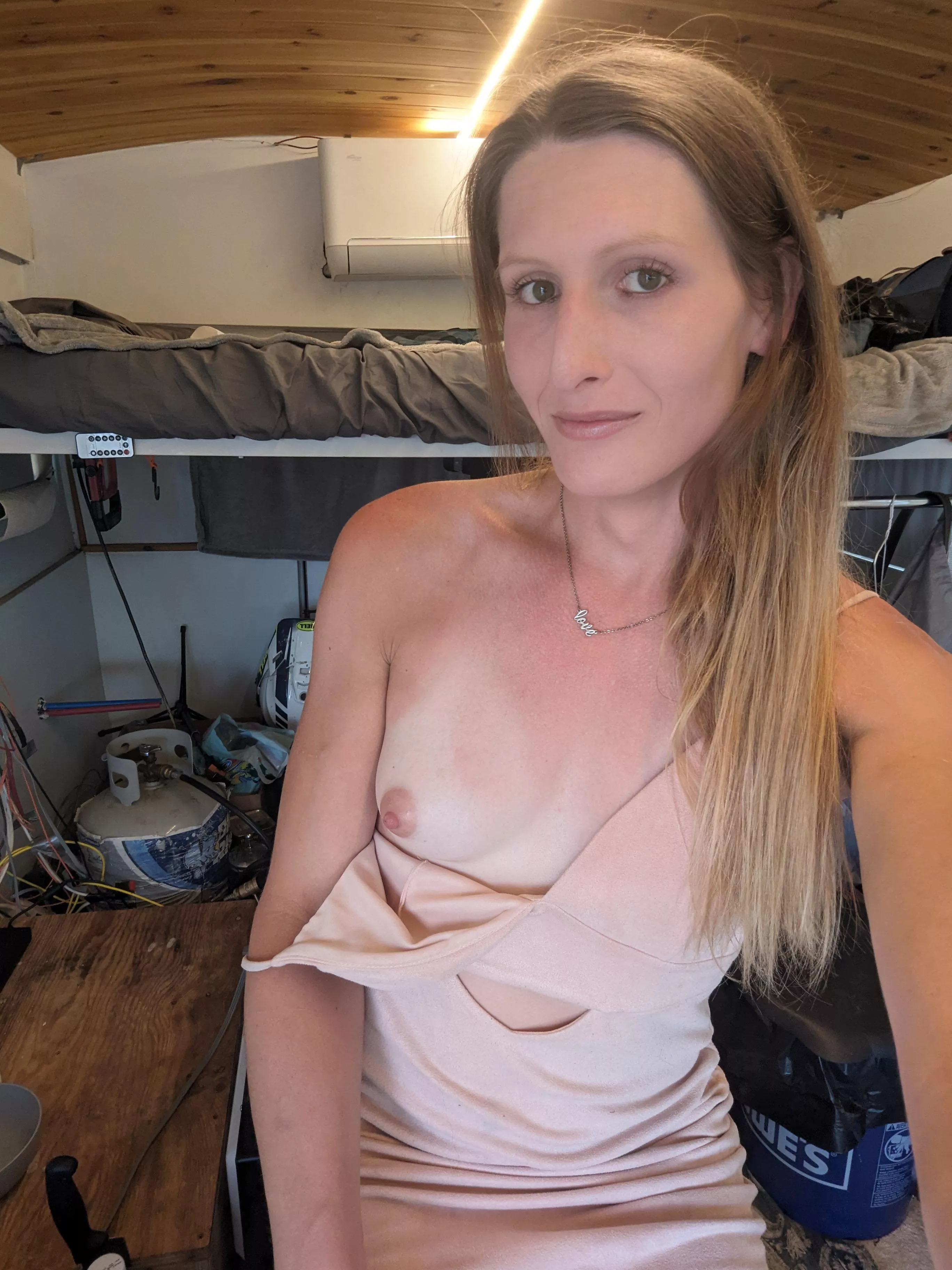 On an epic adventure out west travelling in my skoolie with a dog. Come along for the ride