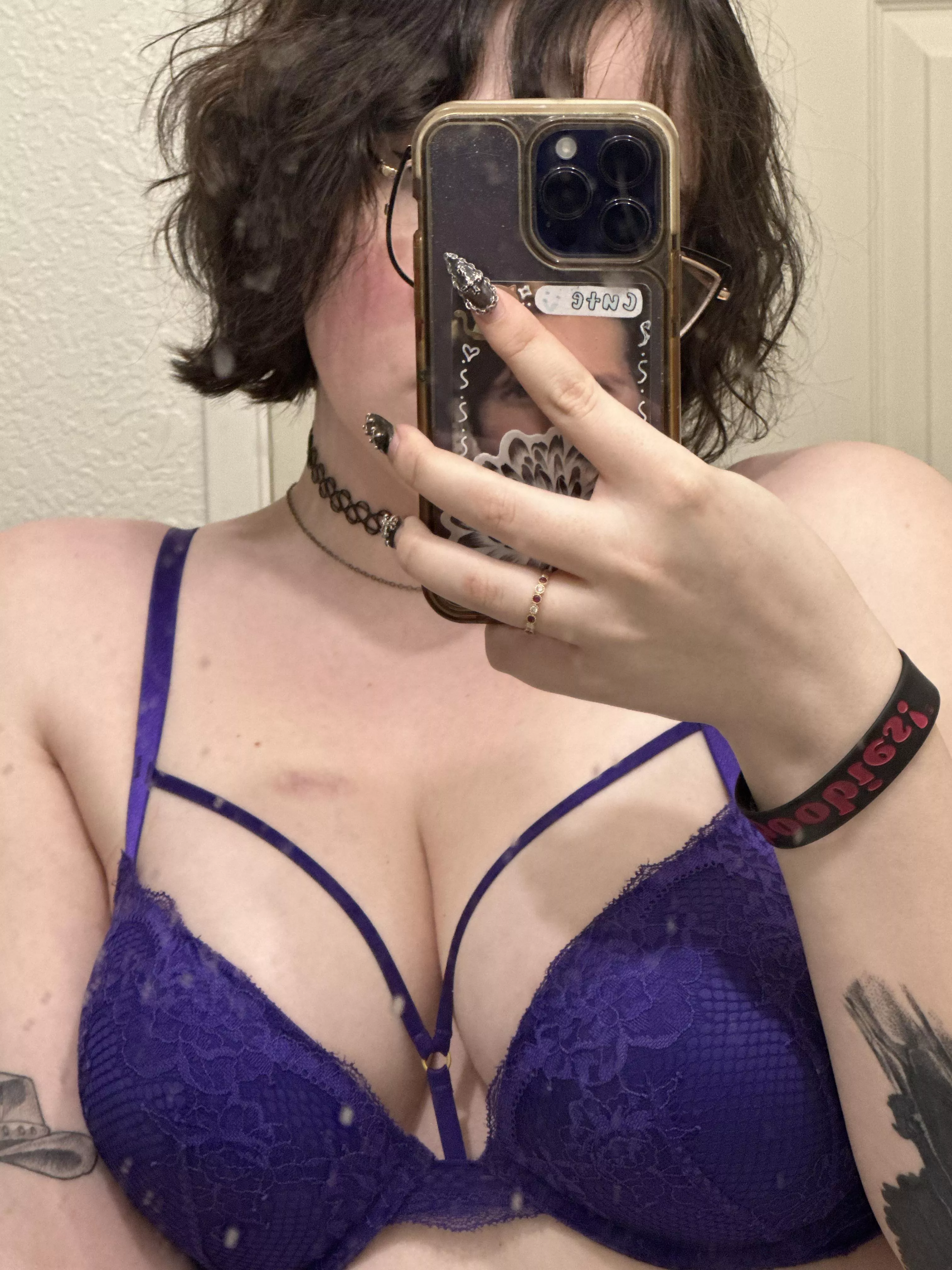 (19) wanna see something dirtier than my mirror?