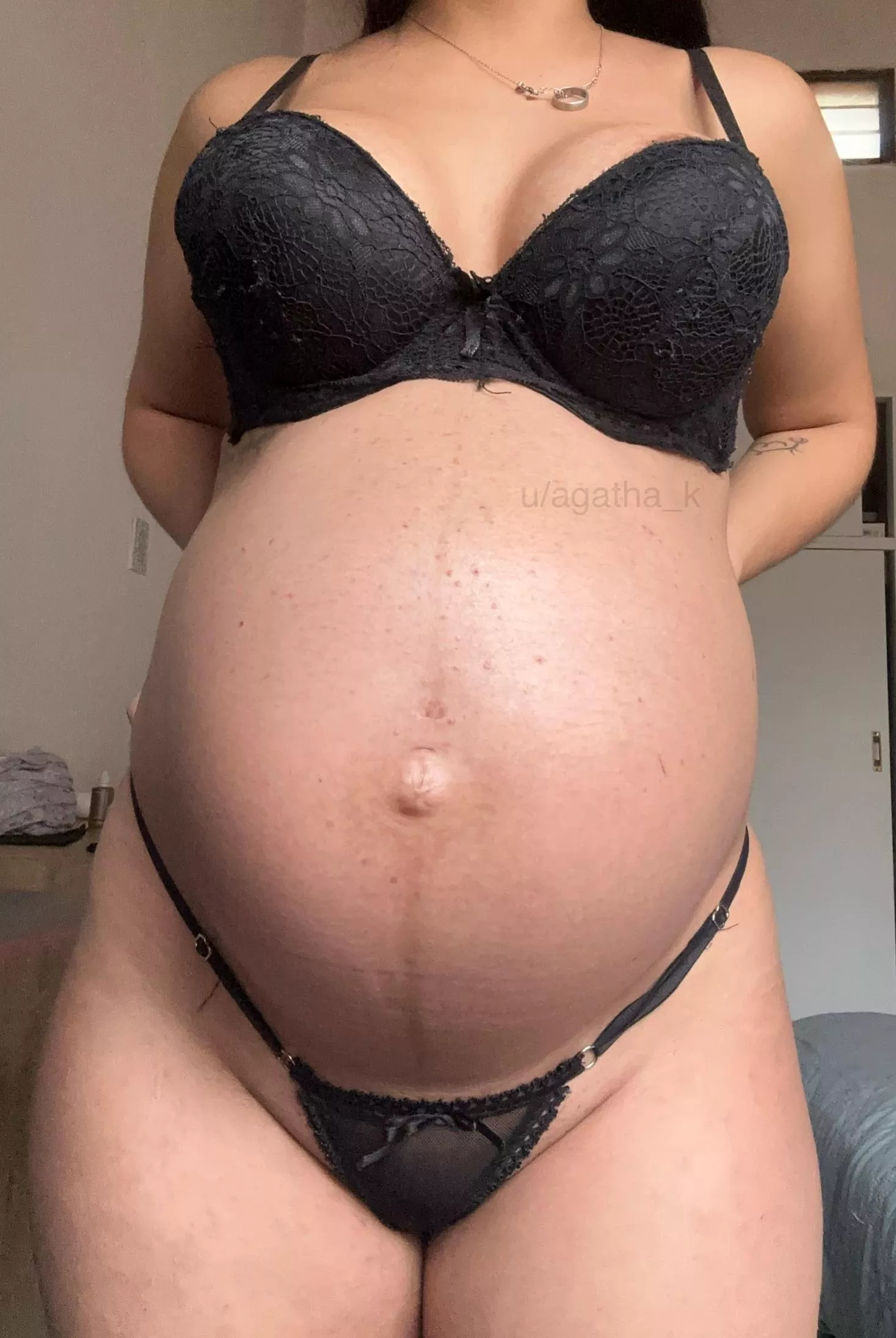 32 weeks pregnant... still fuckable?😈