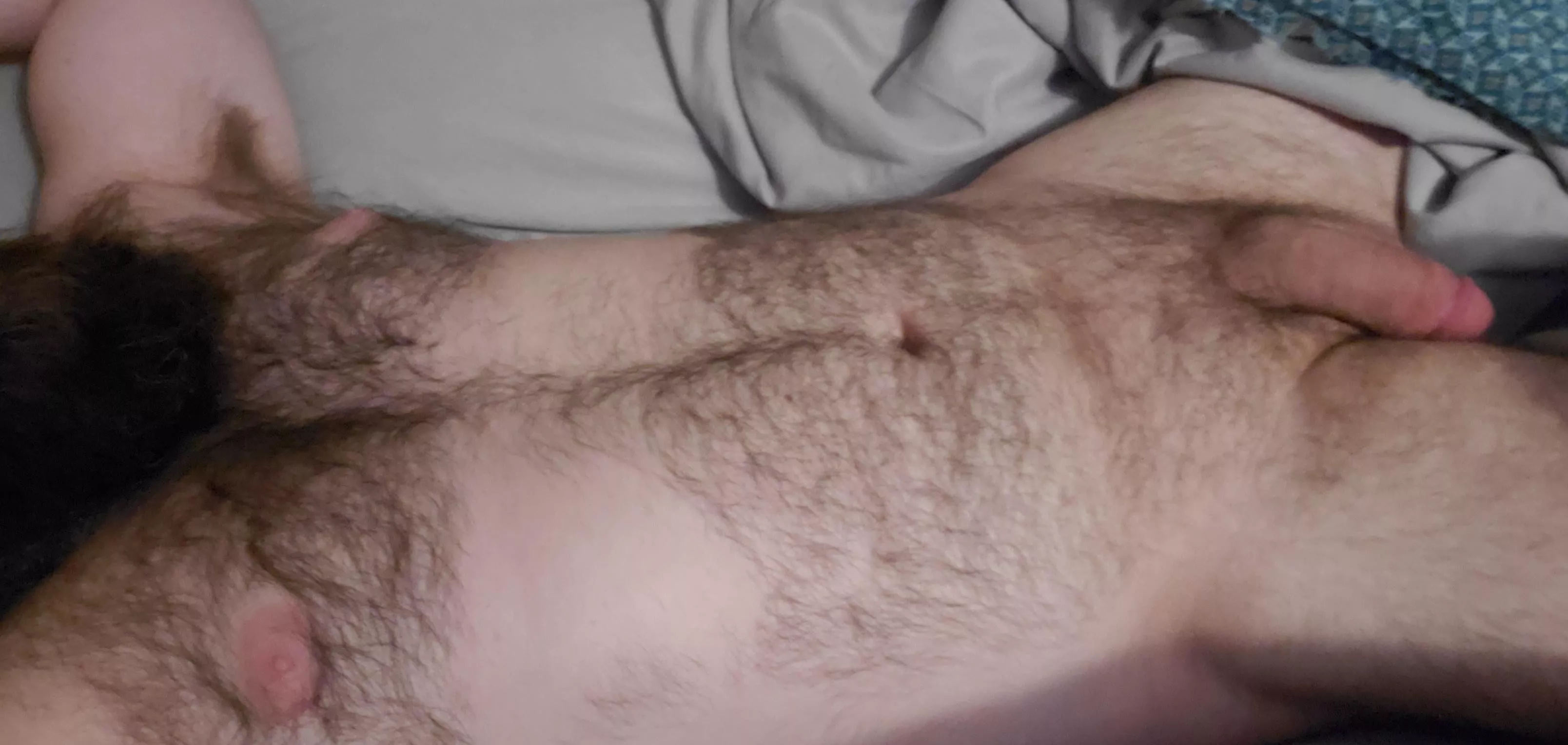 Girls actually like hairy chubby dudes?