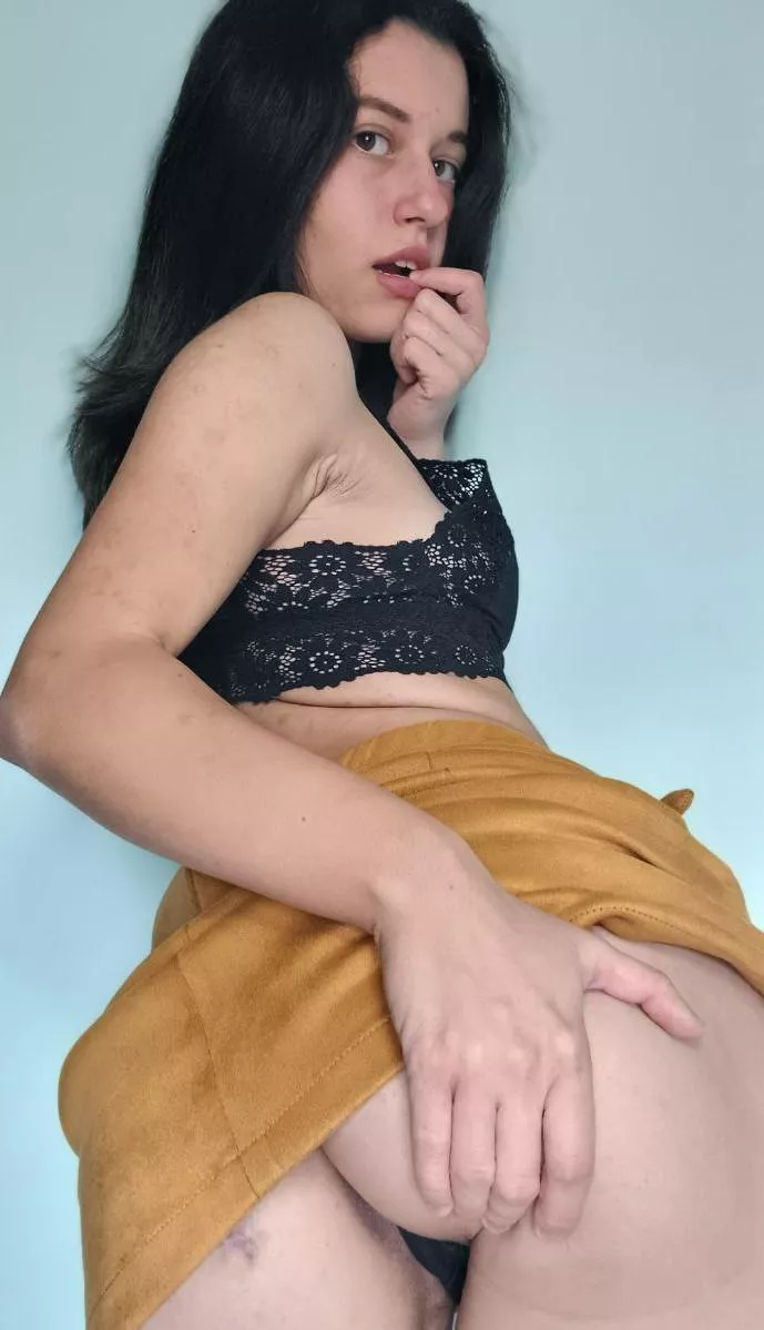 Hope you enjoy the view up my tight skirt 🤭