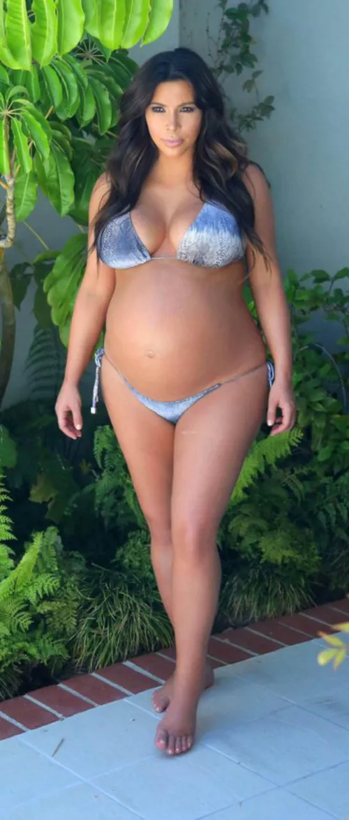 Kim Kardashian pregnant