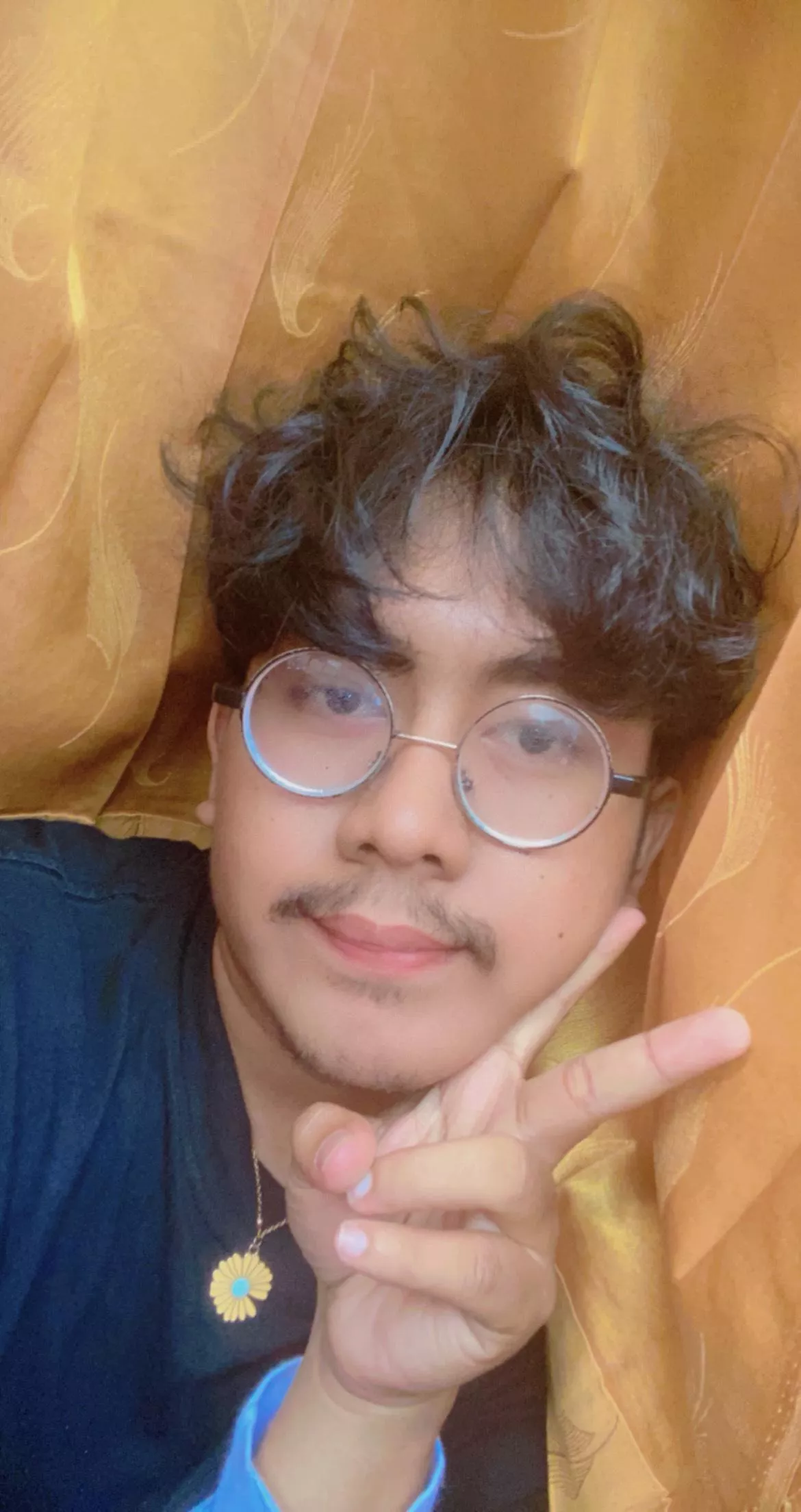 need a friends to play game with