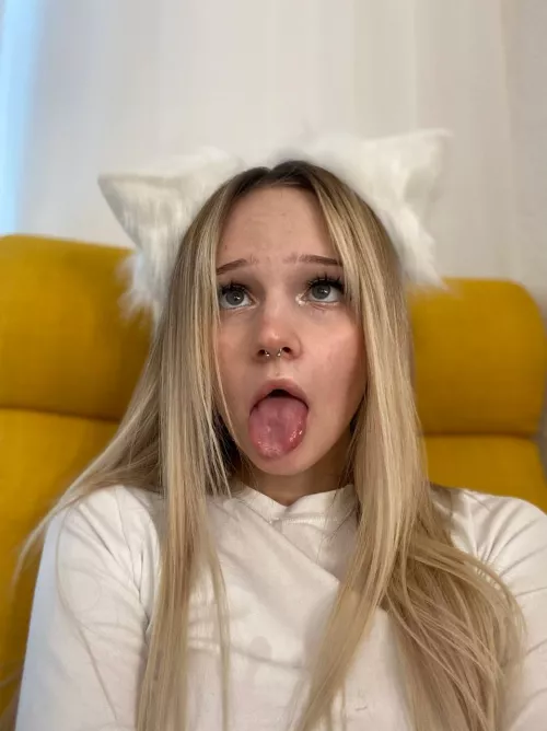 you'd like to see that ahegao during first sex, wouldn't you