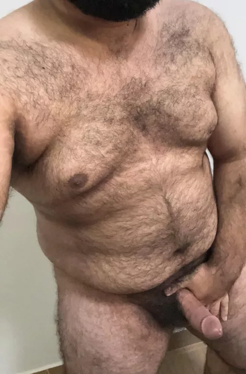 (21) anyone wanna make this man their submissive boyfriend?