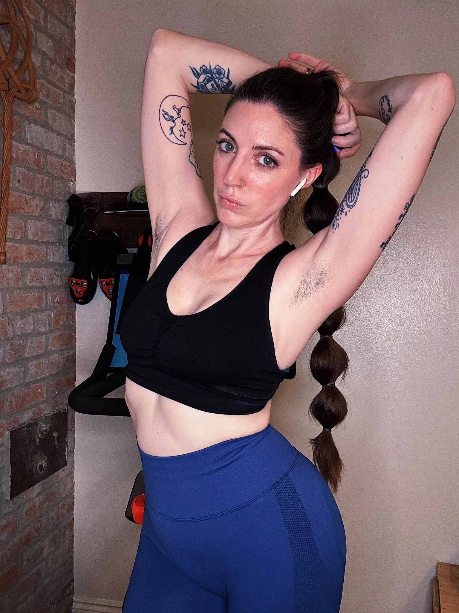 Alright, y'all convinced me to grow out my armpit hair, stay tuned!
