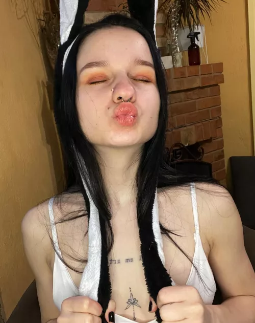 Come here I'll kiss you