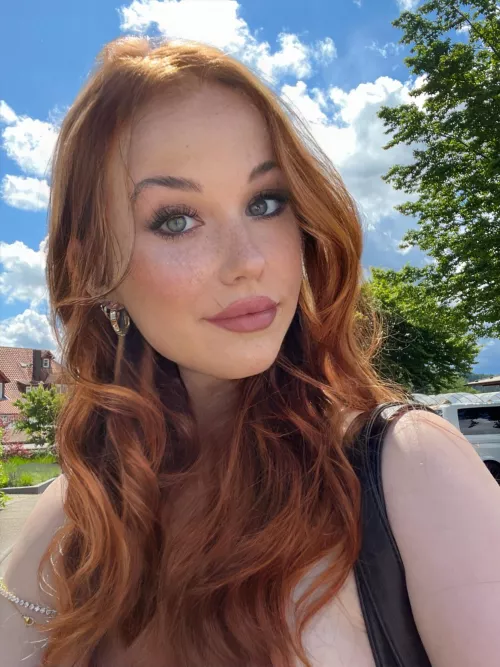 do you like my classy makeup today ?