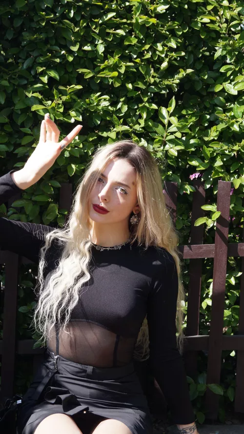 Girls with long hair make men dizzy