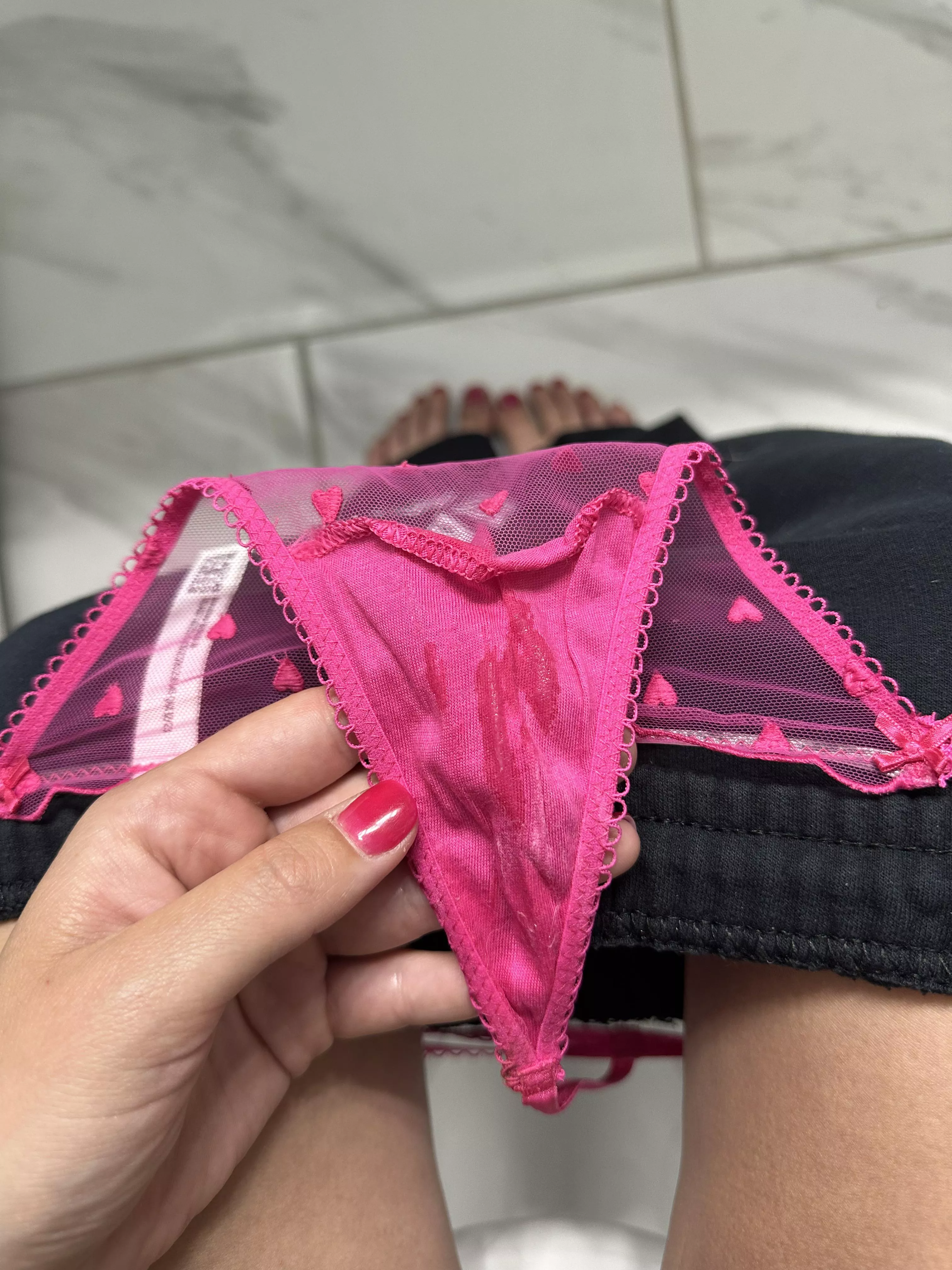 Here, let me sauce your sushi💦