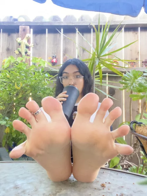 i know you like my toes spread :) 💜
