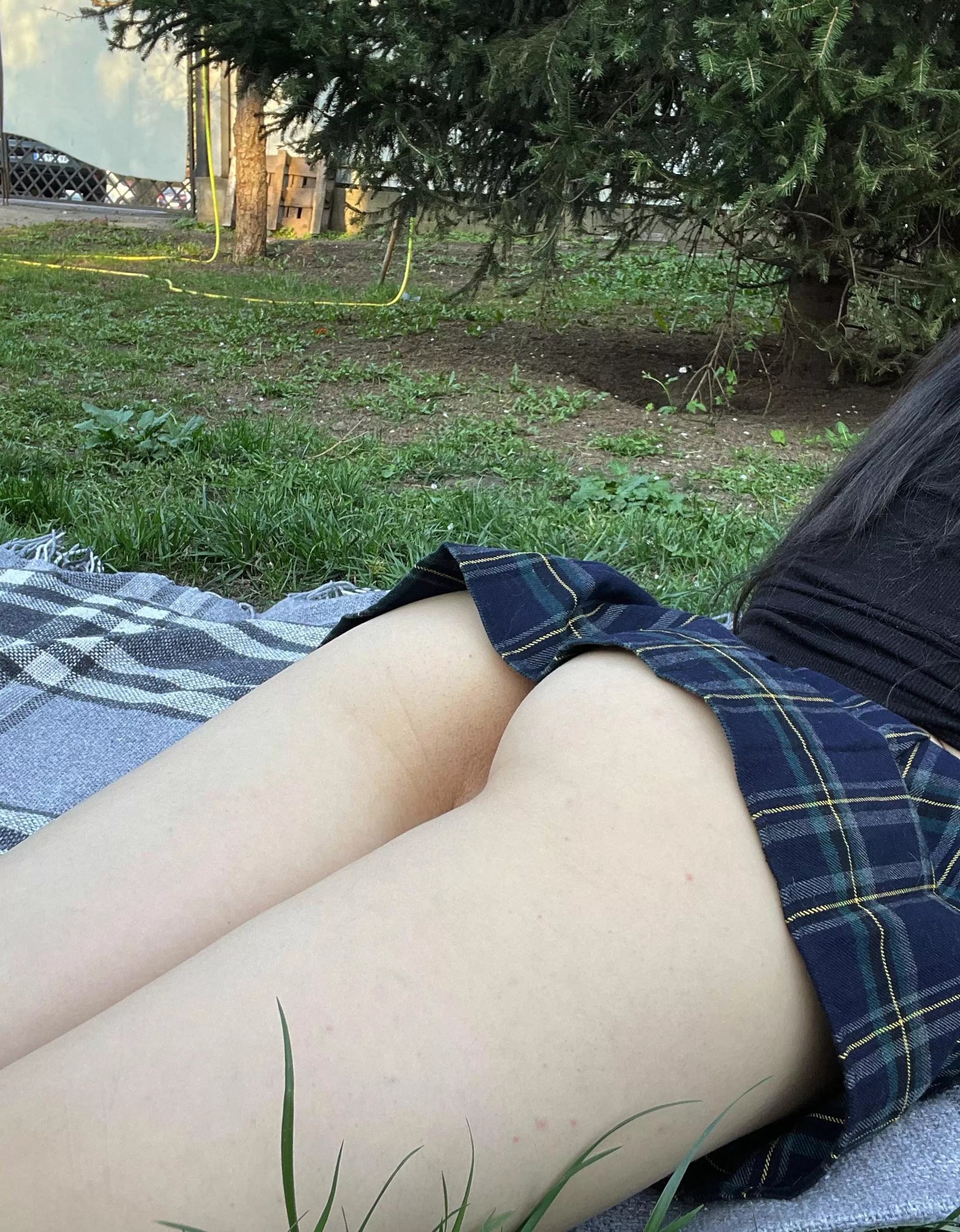 I'm trying to see how many guys will stop to look at my ass.