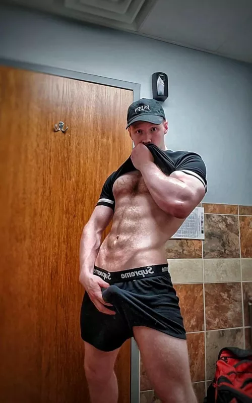 I'm your personal trainer and we just finished our workout session, now I'm gonna train your hole to be mine. Who wants to be trained? 