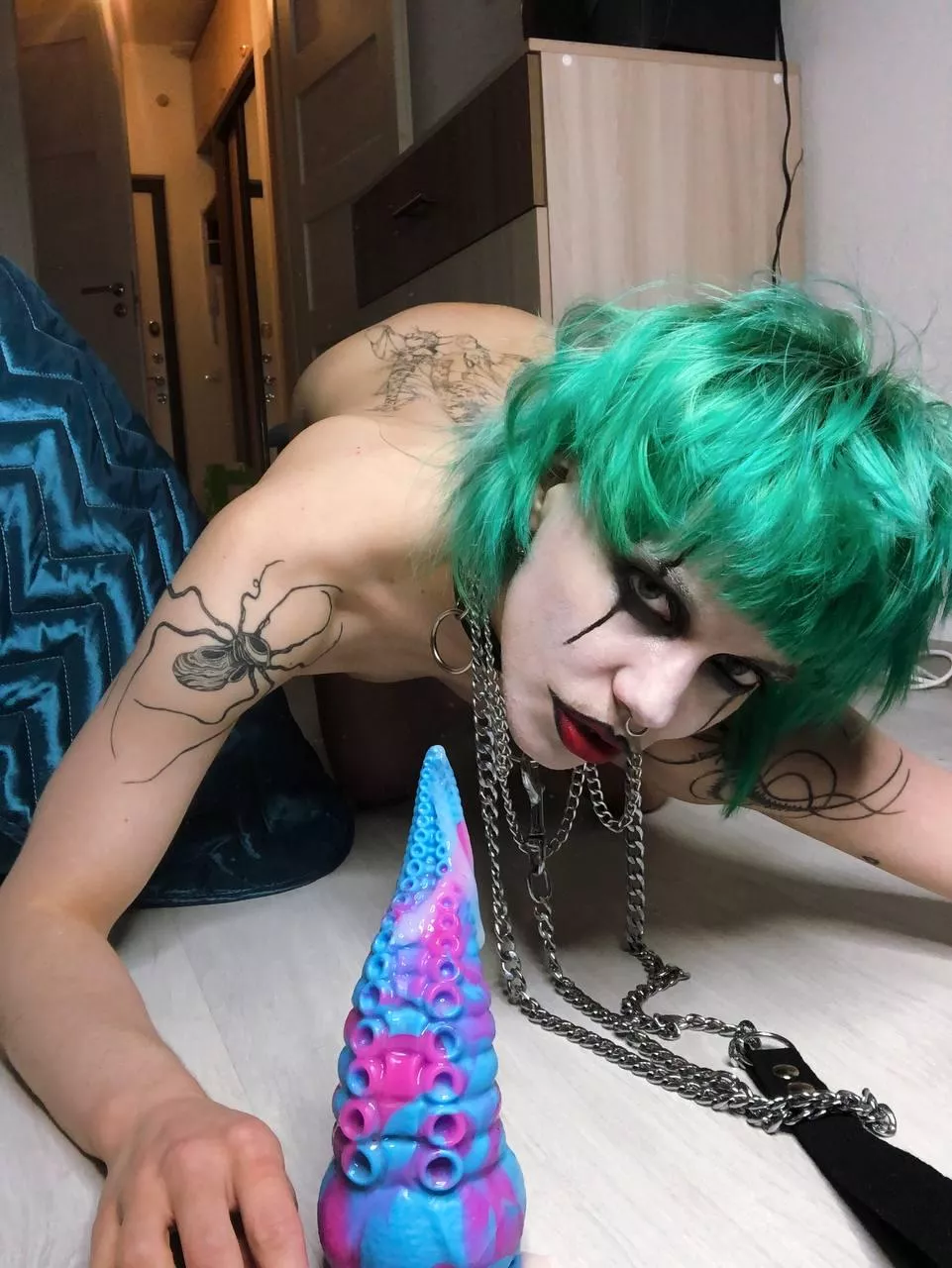 It looks like this tentacle's going to fill my tight holes [Enby]