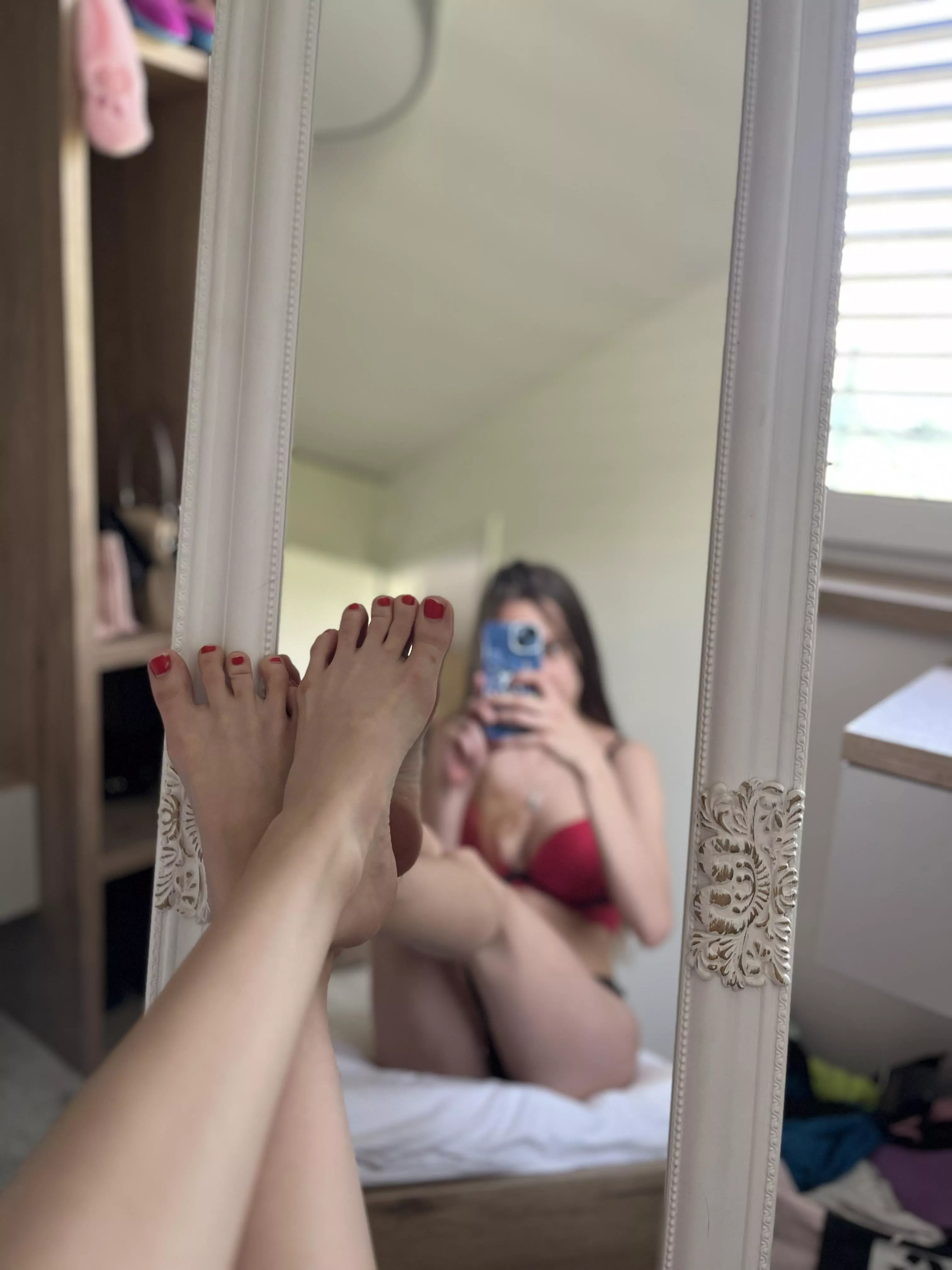 lick my toes baby 