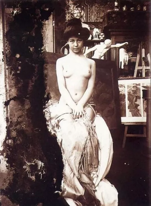 studio nude