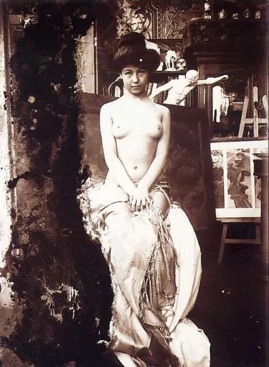 studio nude