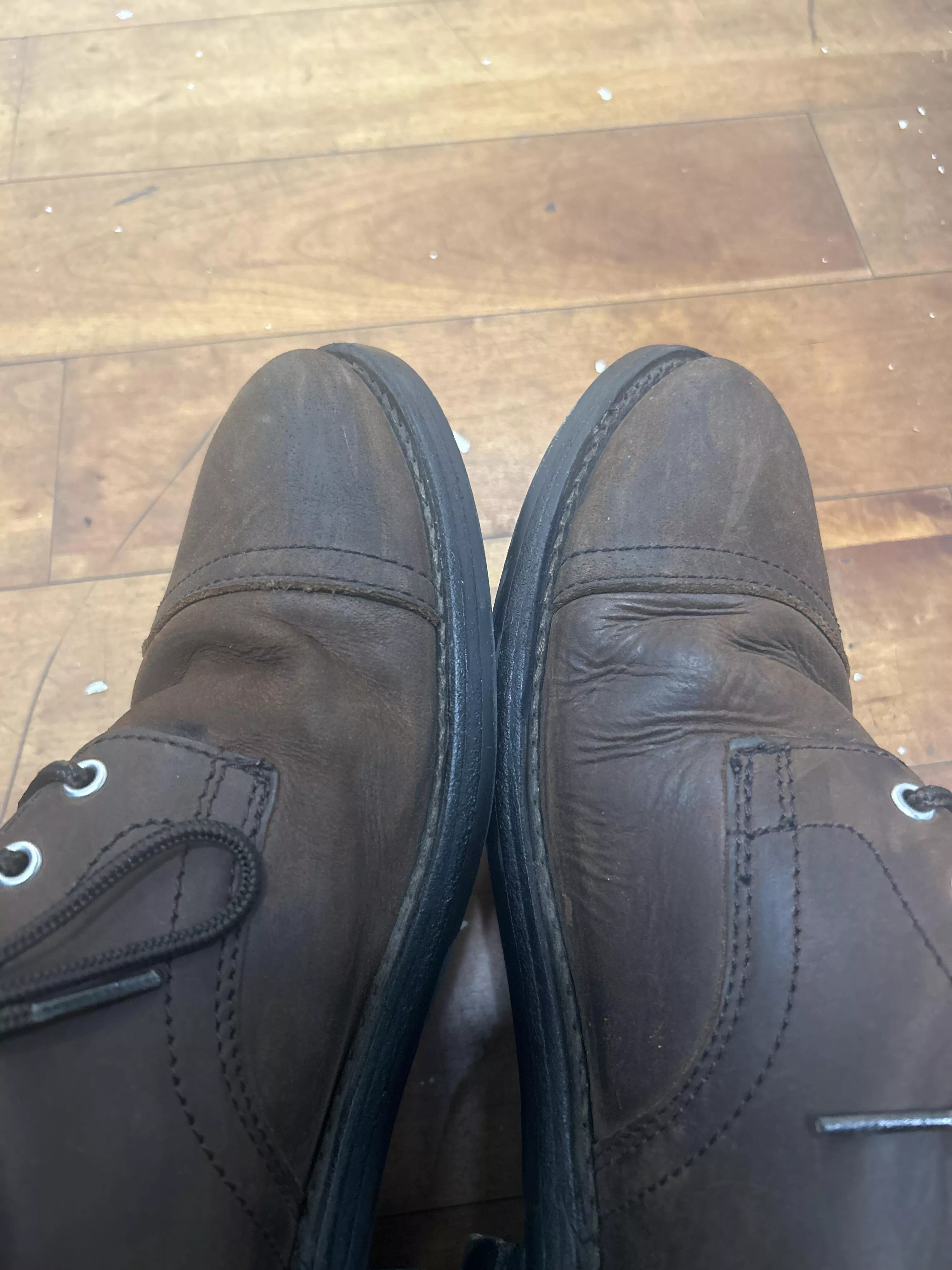 What causes the different creasing pattern?