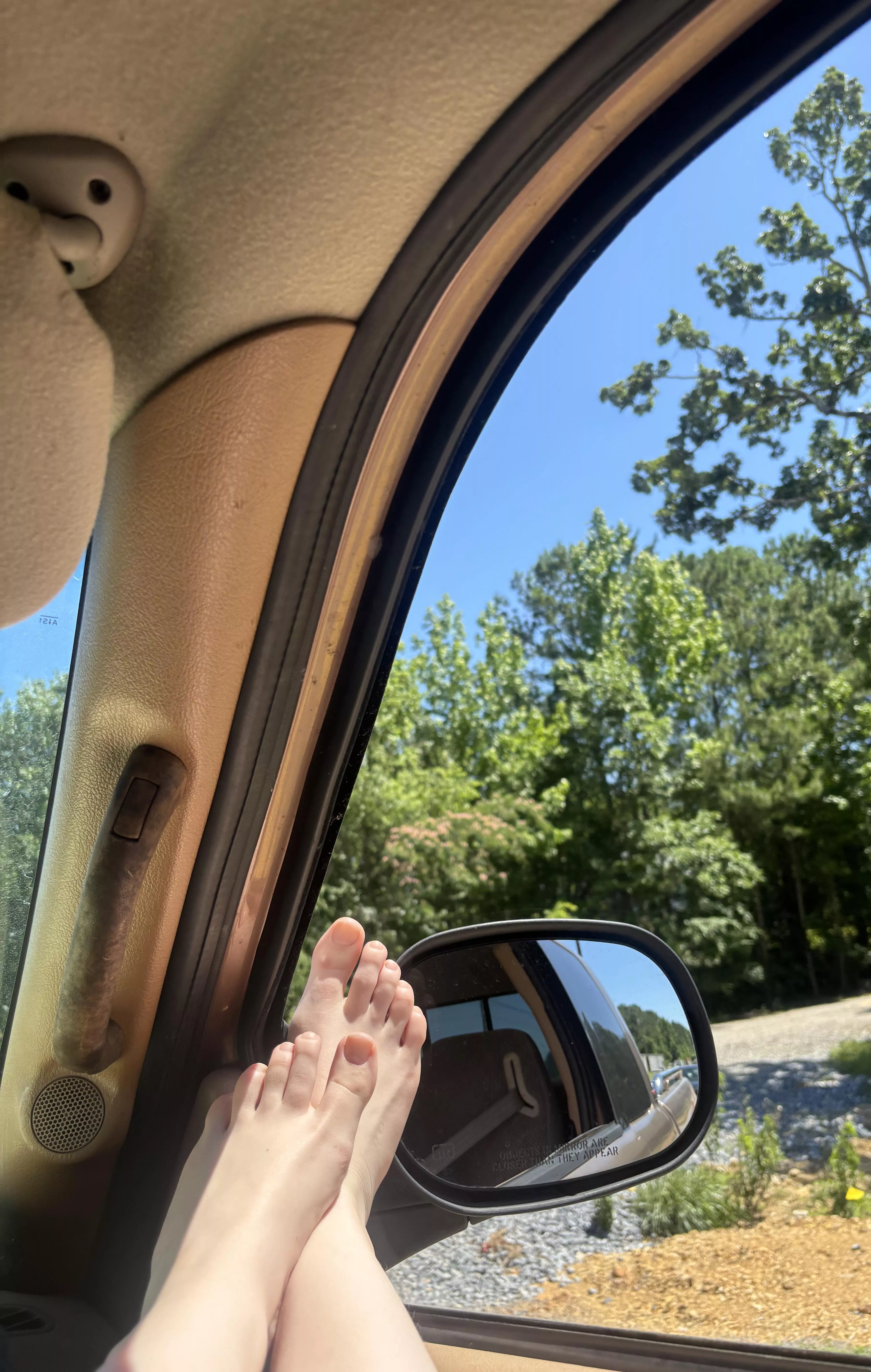 What do you think about these milf feet “Oc”