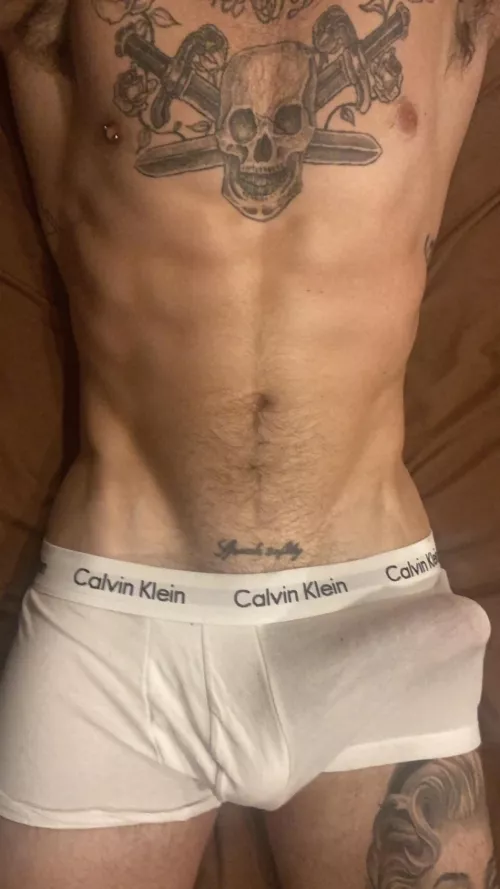 where did your eyes go first? 👀