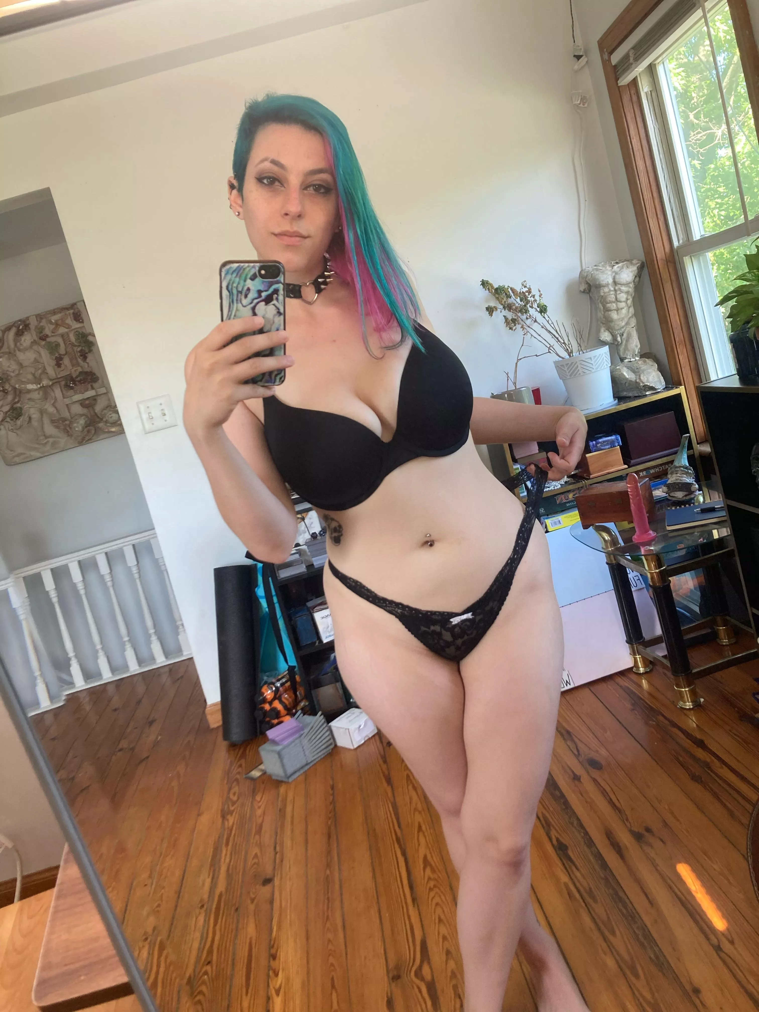 Blue haired girls suck cock better than anyone