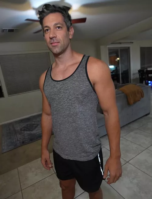 How's the no flex casual look treating y'all