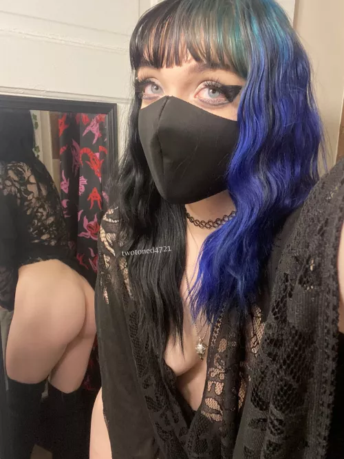 i'm your goth mommy now :)