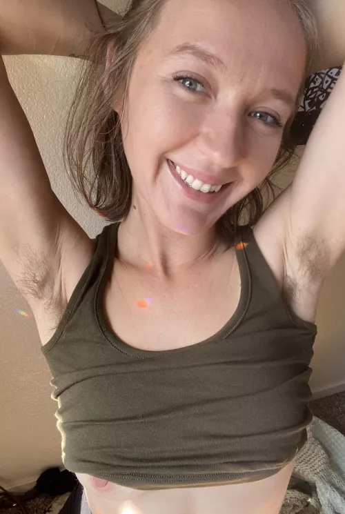  It’s a shame more men don’t think its hot that I grow out my armpits