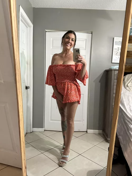 This outfit is perfect for our second dinner date to let you have 'easy access' at all times