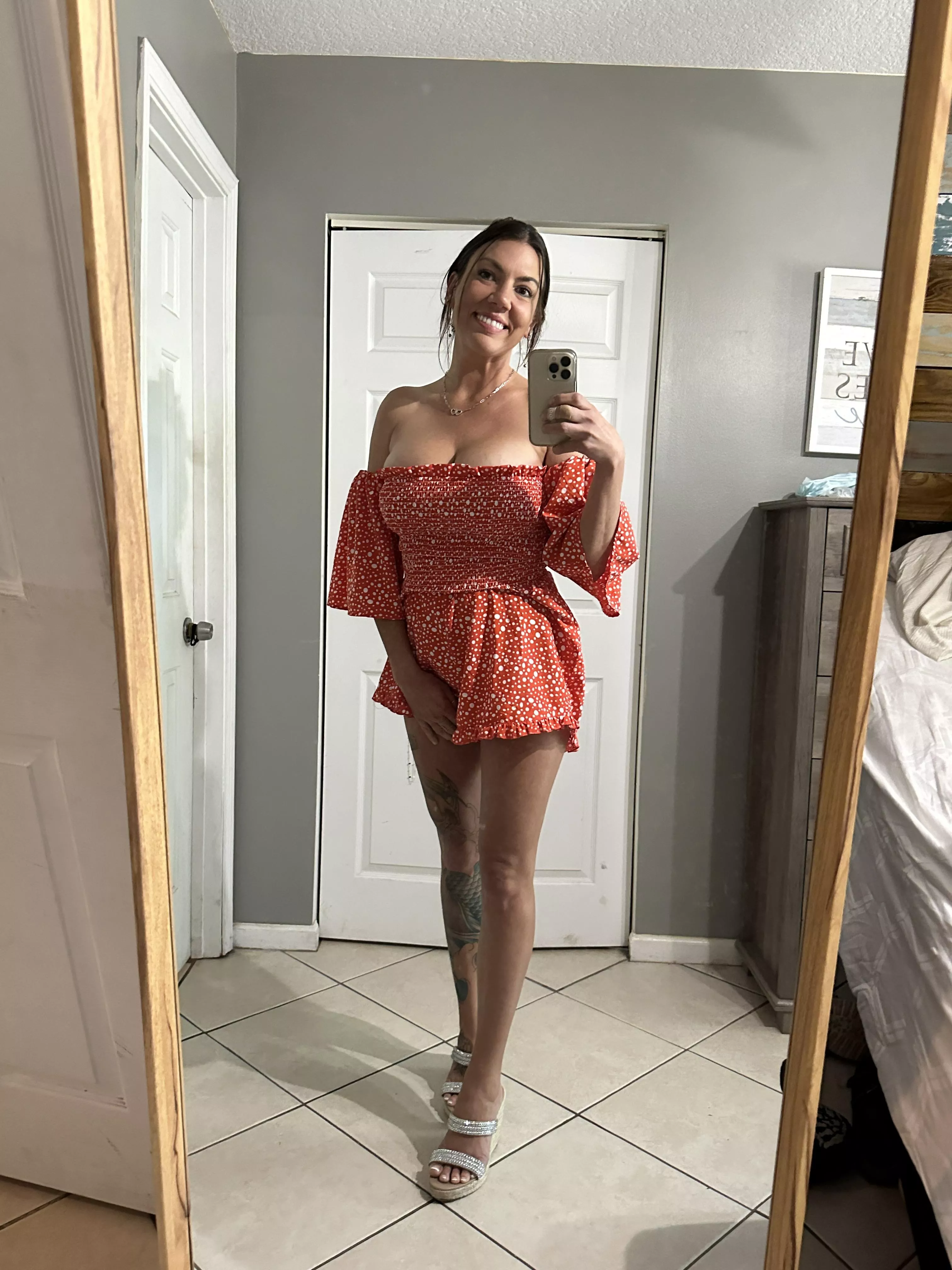 This outfit is perfect for our second dinner date to let you have 'easy access' at all times