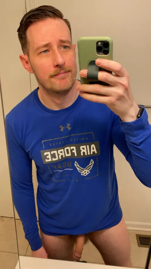 Trimmed the stache (34)