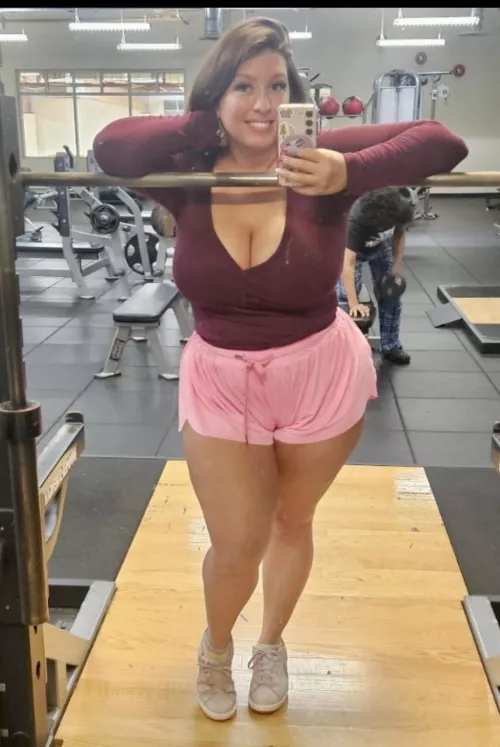 You’d definitely watch me at the gym.. don’t lie 