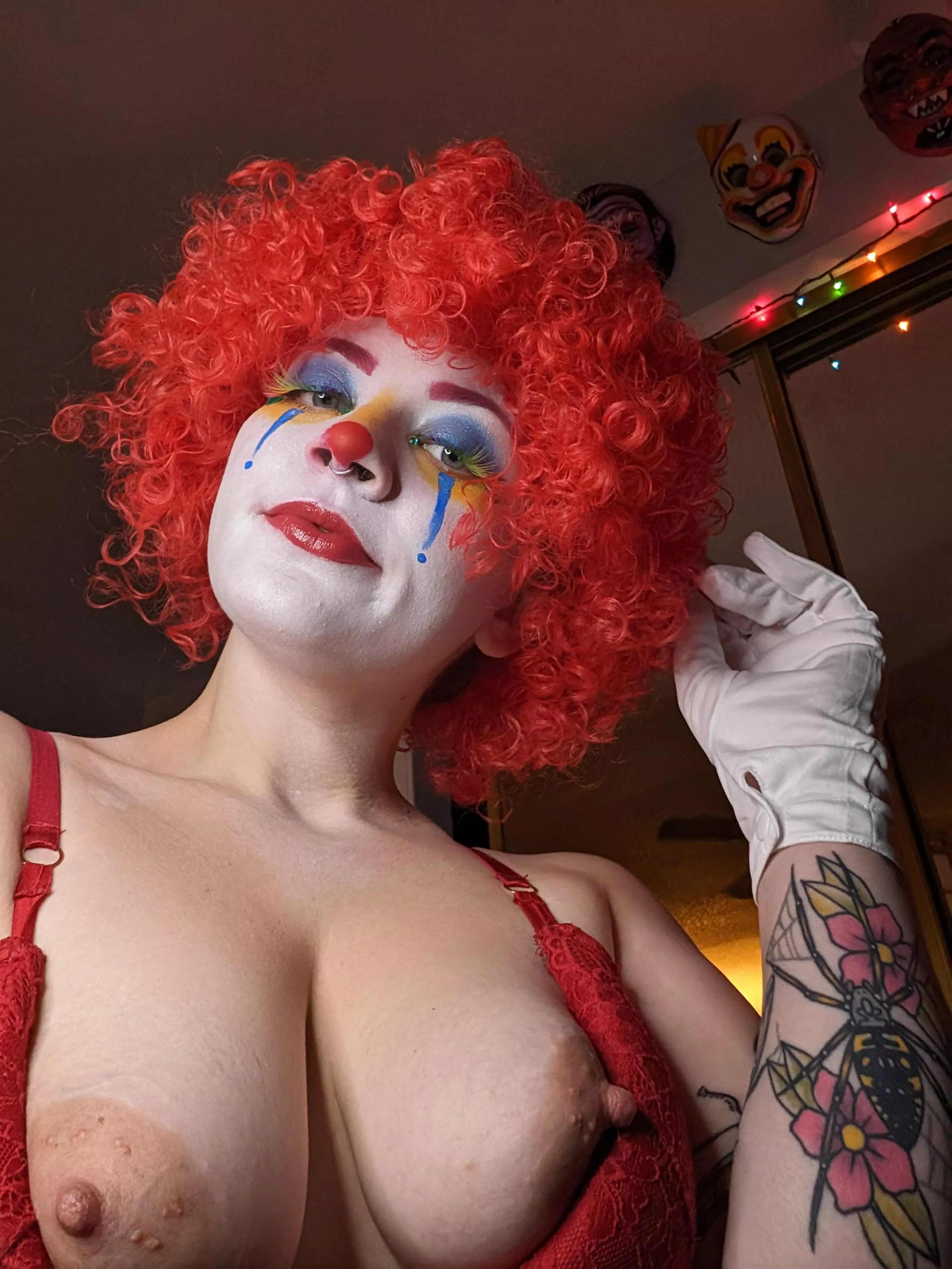 You're not afraid of clowns are you? 