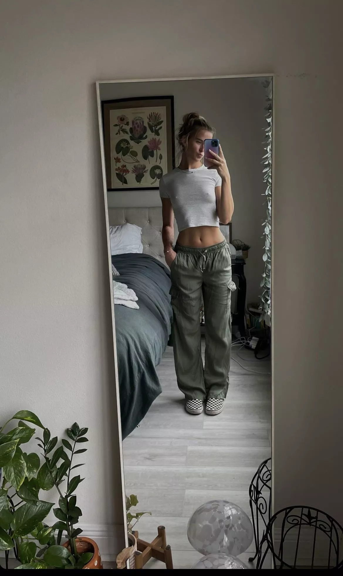 19 yo mirror selfie iutr