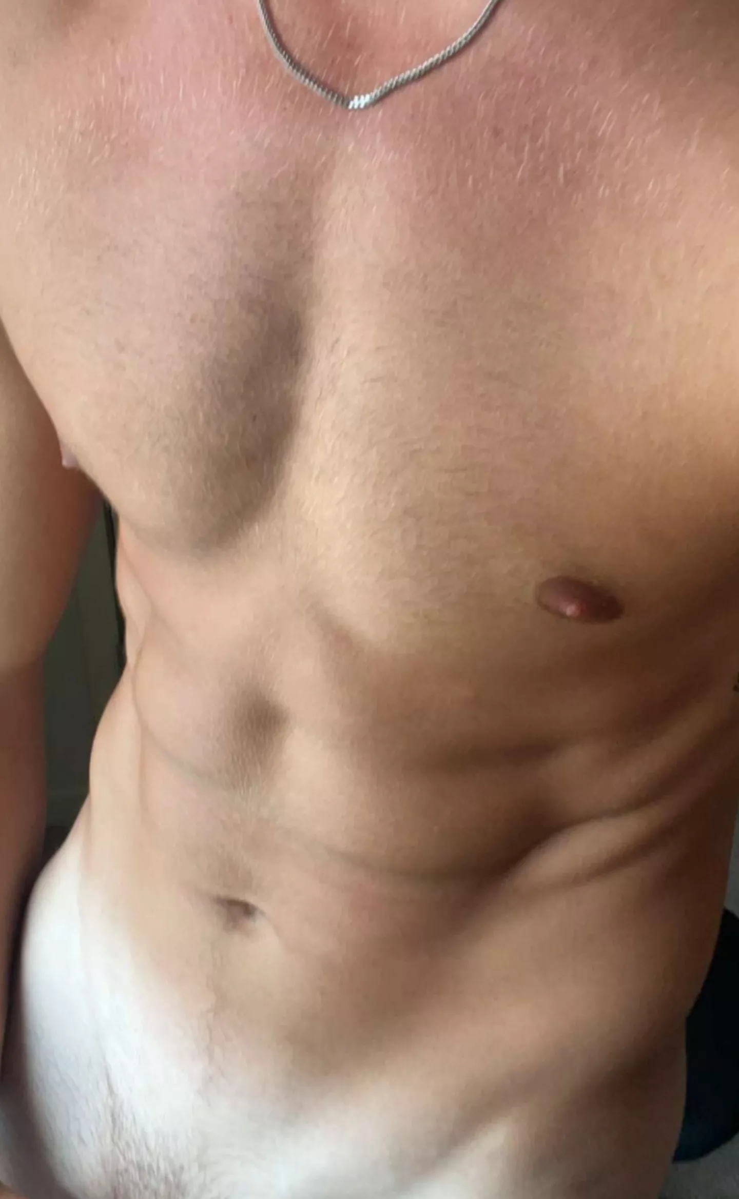 24 Looking for fit or muscular bros who wanna play truth or dare. Show face pic. Snap: triska99