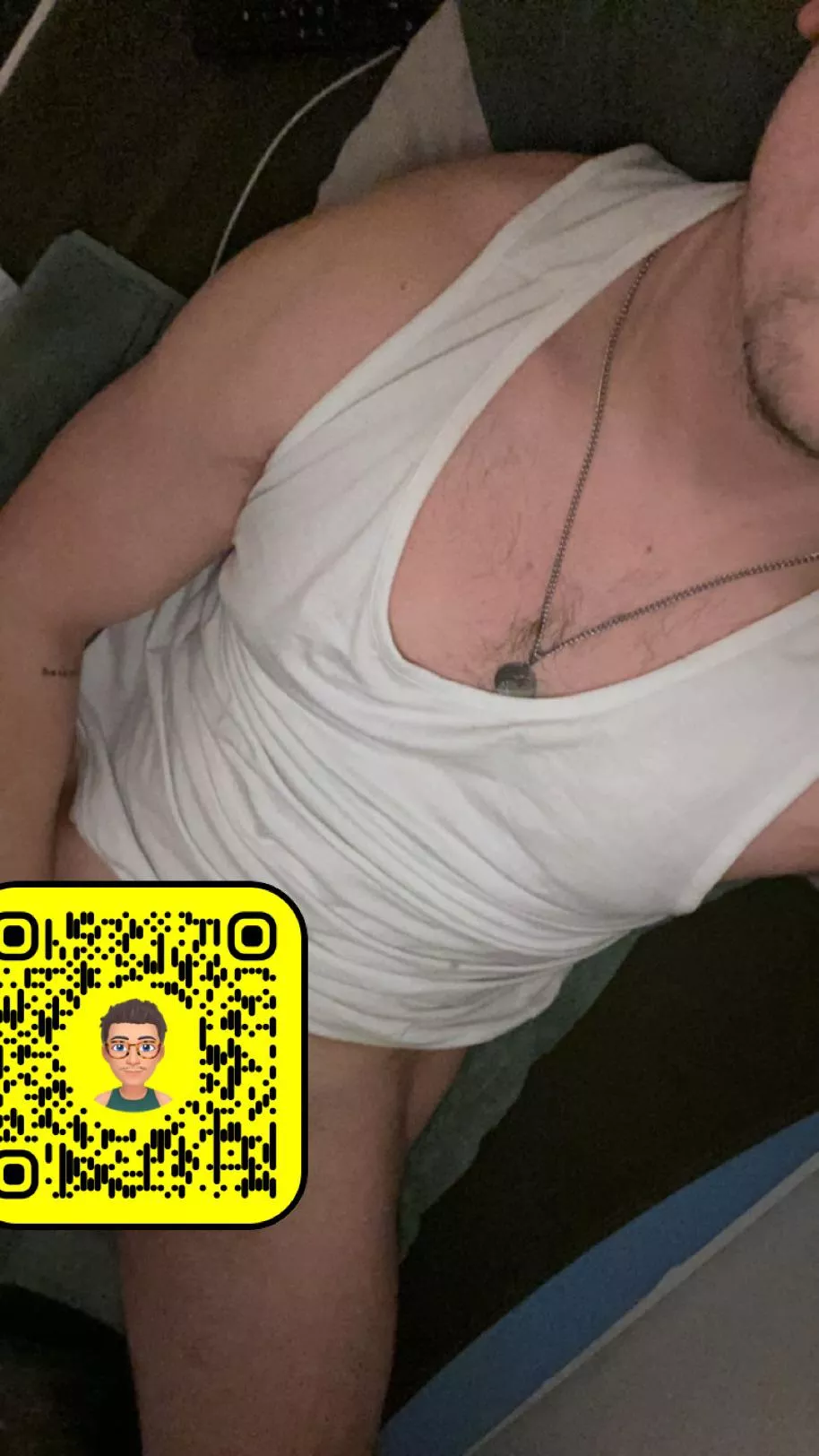 25 dl army. masc, verbal and uncut rugby guy. On vacation with gf. Got some time for myself. send pics/vids when adding. strugby