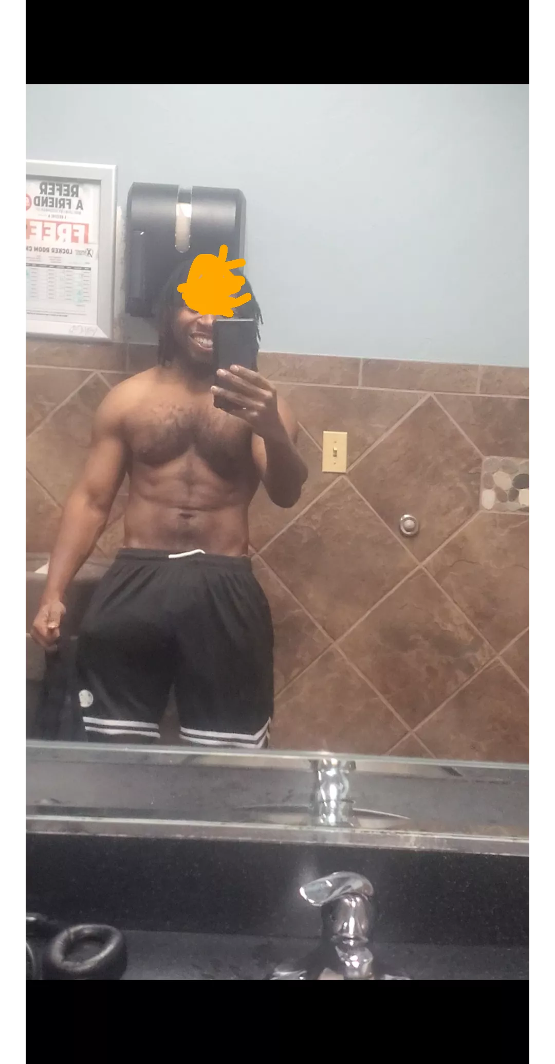 37M hung black male in Chicago seeking hotwife or hot singles 