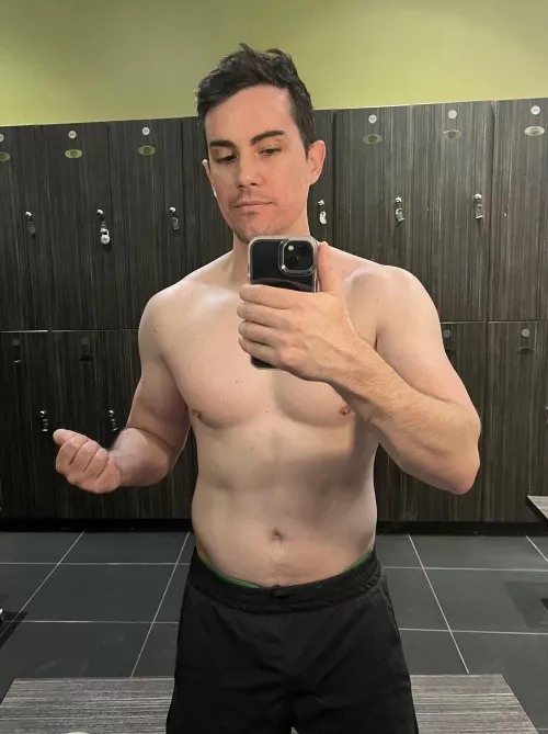 A guy told me I was doing a “Dragon Ball Z pose” in this pic lol