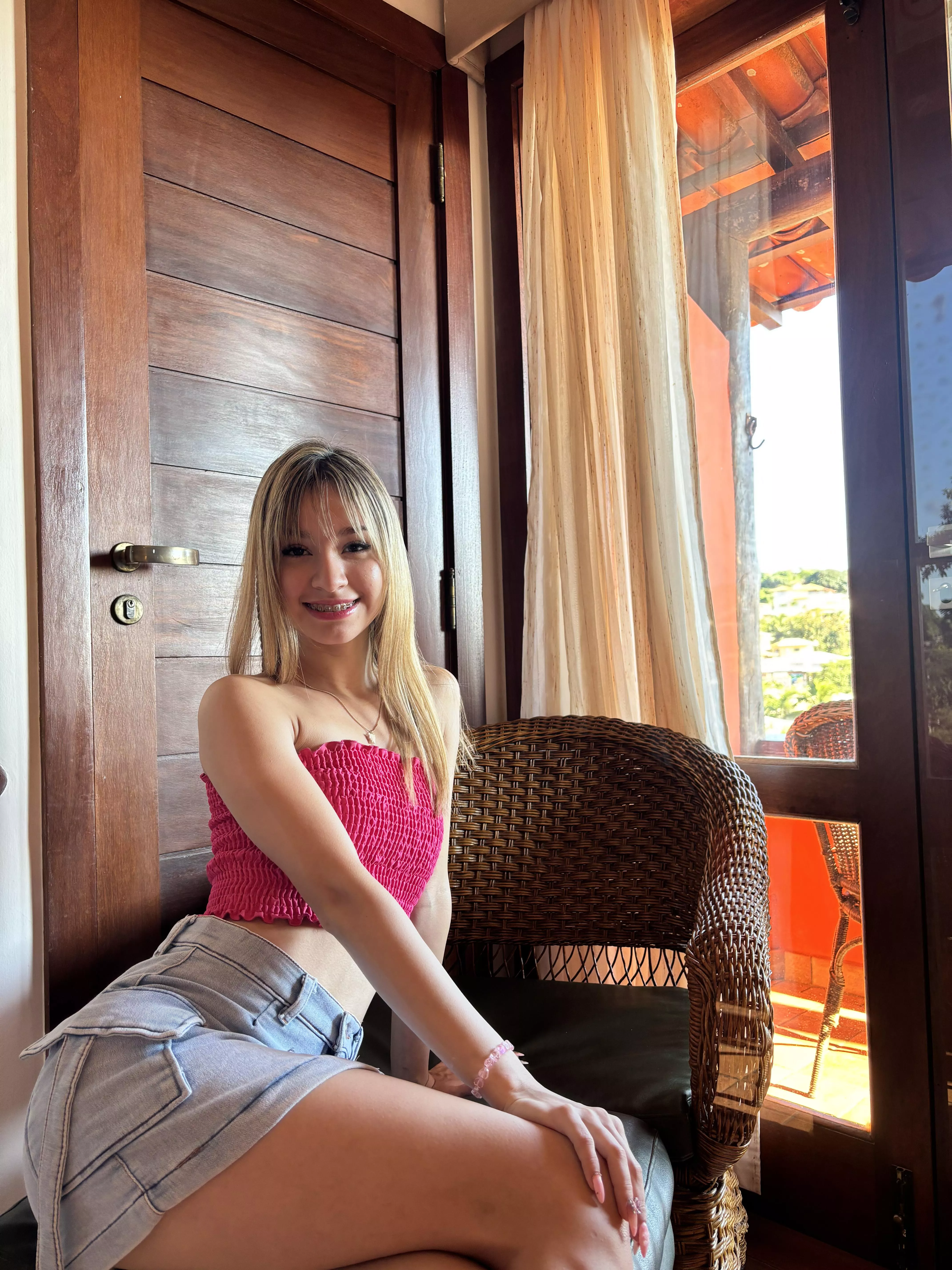 Are pink crop tops the cutest crop tops?