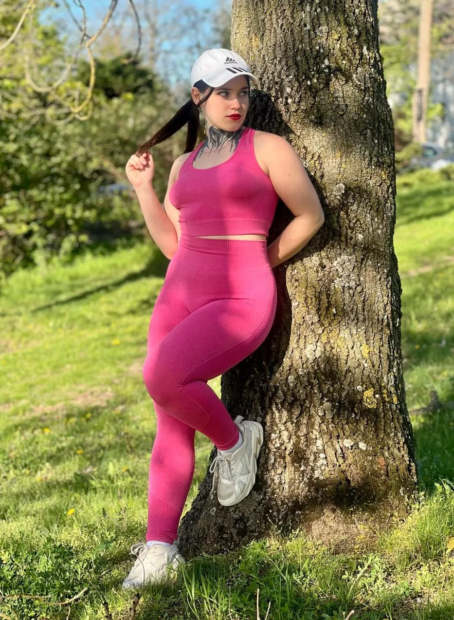 Do guys think this pink top looks sexy on me?