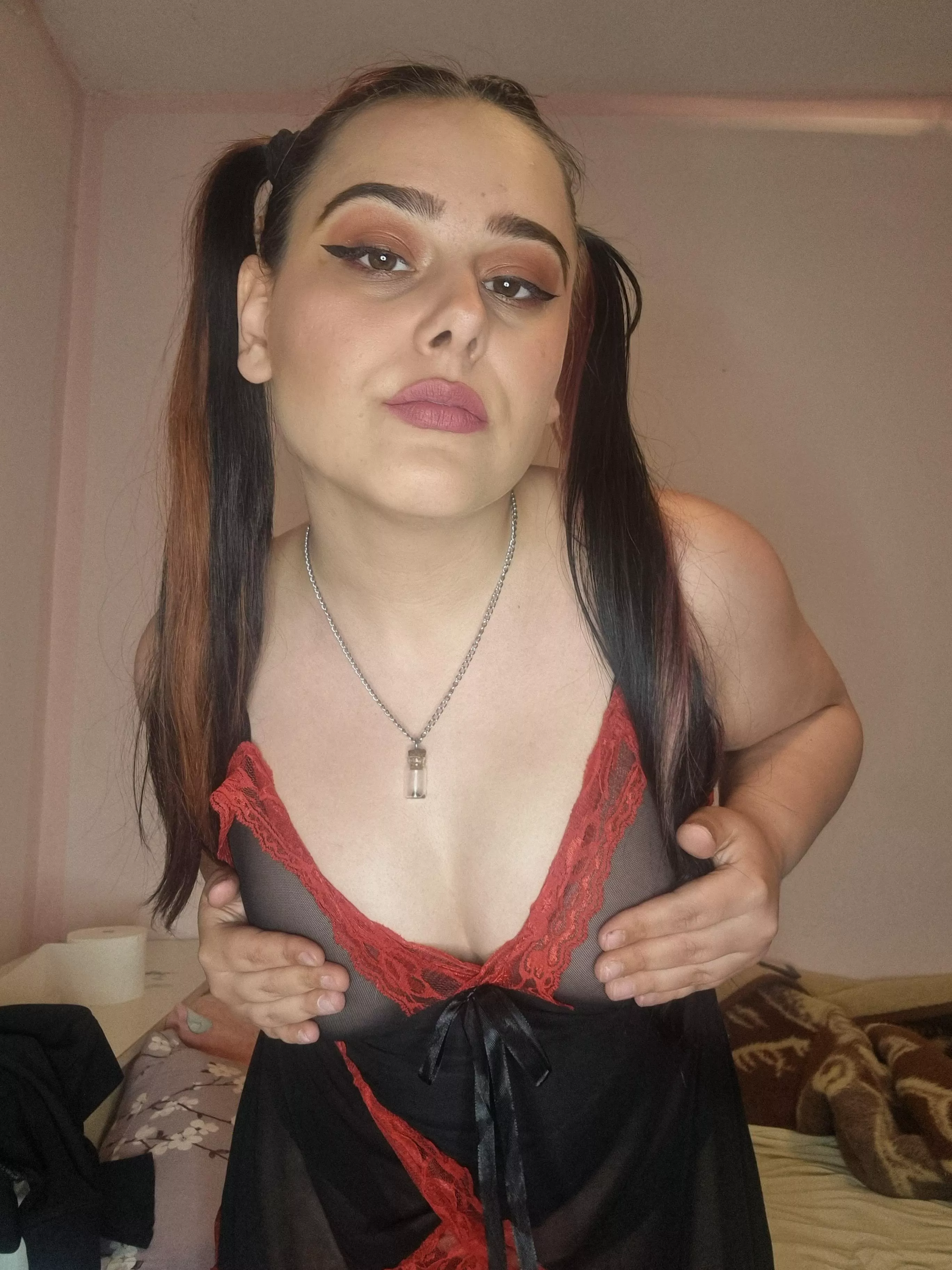 He filled my mouth on the side of the road 😍